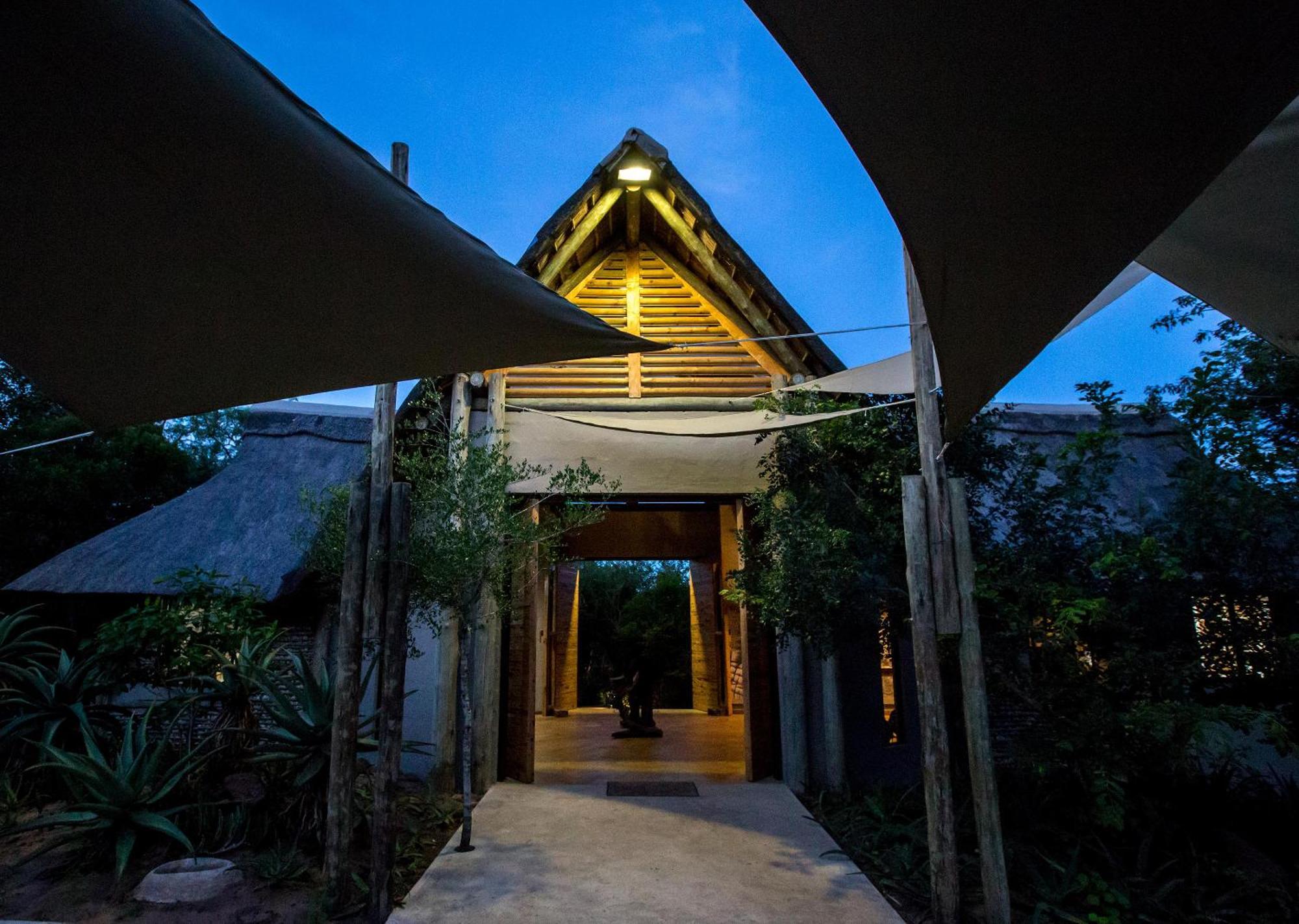 Royal Thonga Safari Lodge Sihangwane Екстериор снимка